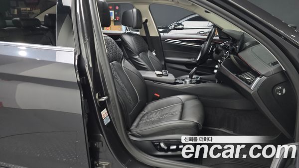 BMW 5 Series 2021, фото 15