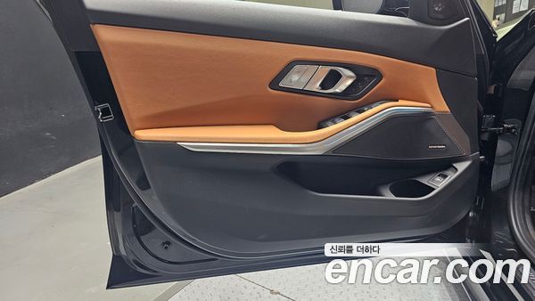 BMW 3 Series 2025, фото 14