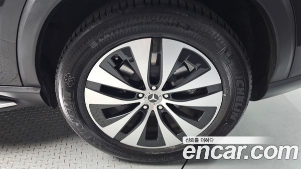 Mercedes-Benz GLE 2023, фото 6