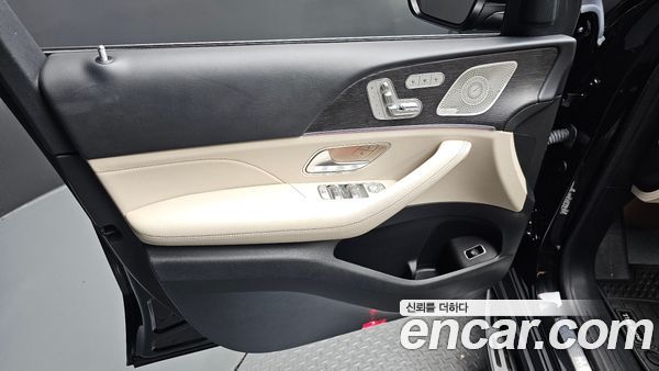 Mercedes-Benz GLE 2023, фото 13