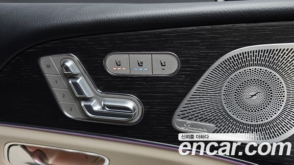 Mercedes-Benz GLE 2023, фото 29