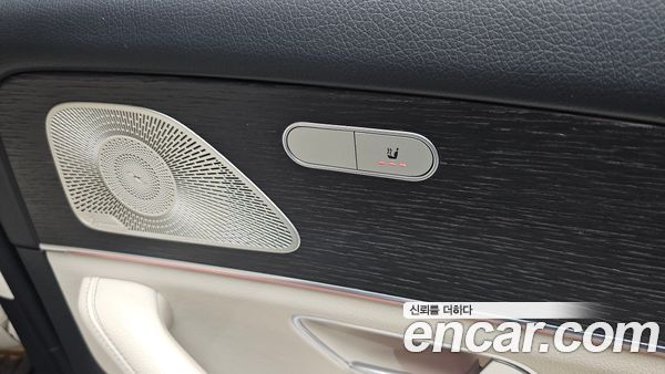 Mercedes-Benz GLE 2023, фото 30