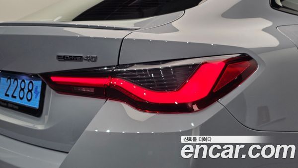 BMW i4 2024, фото 8