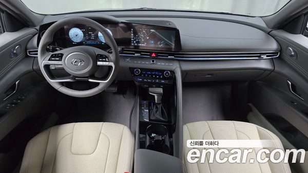 Hyundai Elantra 2023, фото 10