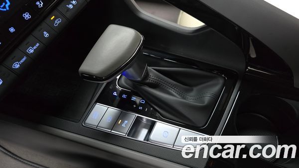 Hyundai Elantra 2023, фото 12