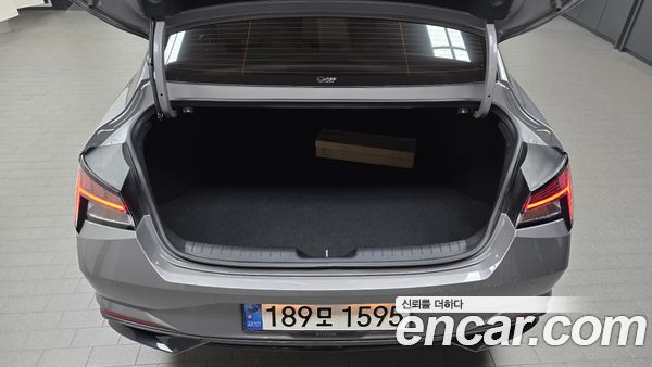 Hyundai Elantra 2023, фото 30