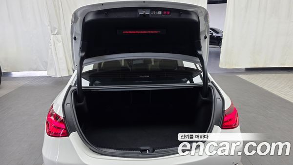 Mercedes-Benz C-Class 2025, фото 26