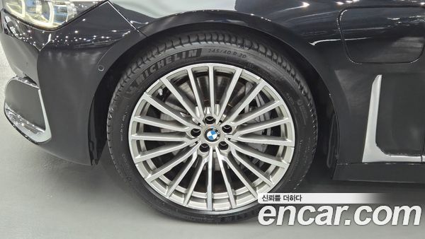 BMW 7 Series 2021, фото 5