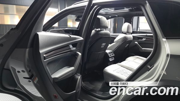 Audi SQ5 2021, фото 16