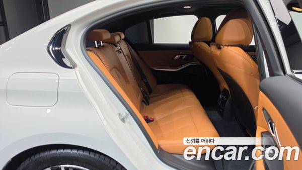 BMW 3 Series 2025, фото 12