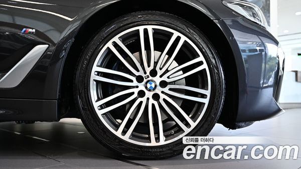 BMW 5 Series 2023, фото 5