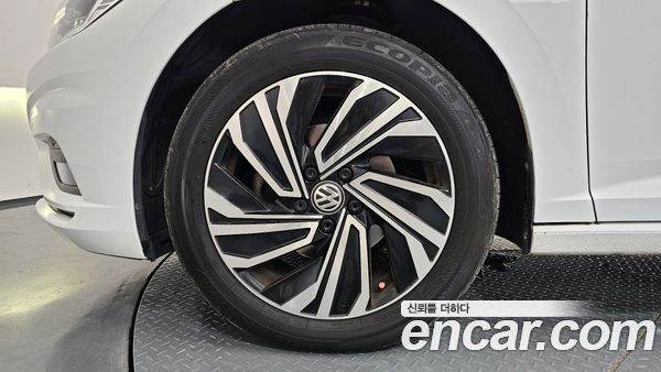 Volkswagen Jetta 2020, фото 5