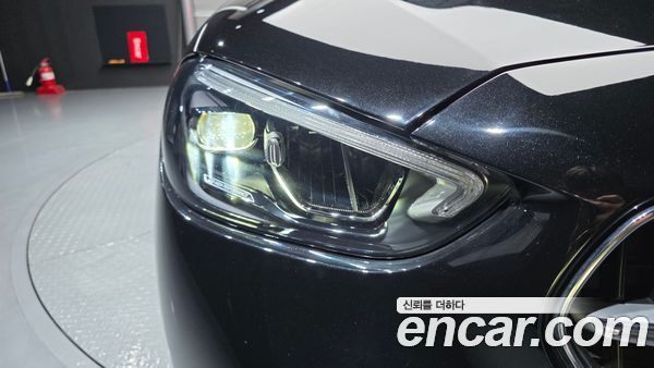 Mercedes-Benz C-Class 2023, фото 8