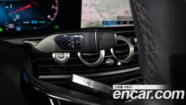 Mercedes-Benz E-Class 2021, фото 12