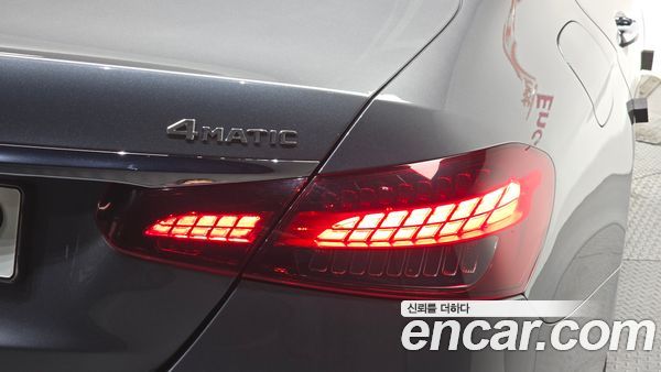Mercedes-Benz E-Class 2021, фото 9