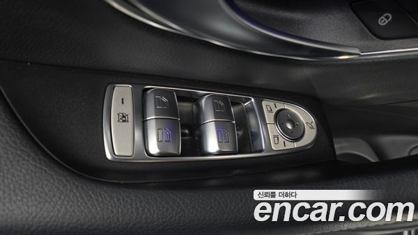 Mercedes-Benz E-Class 2021, фото 29