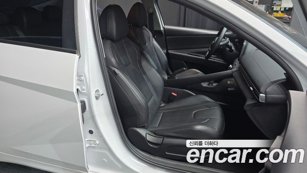 Hyundai Elantra 2023, фото 16