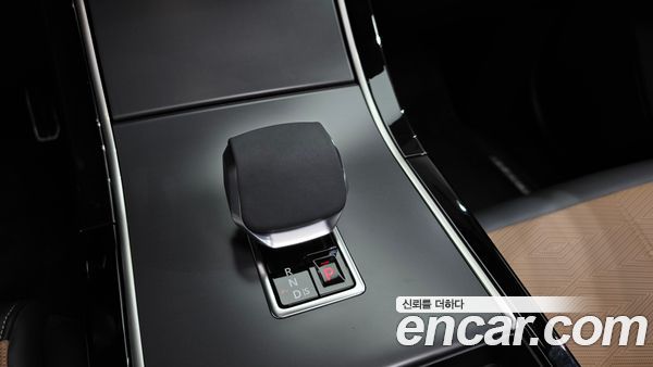 Land Rover Range Rover Velar 2024, фото 9