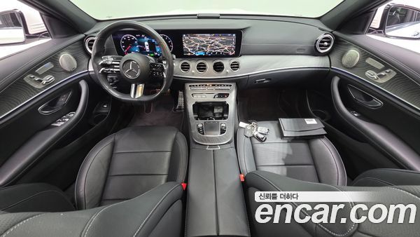 Mercedes-Benz E-Class 2022, фото 10
