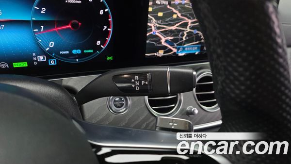 Mercedes-Benz E-Class 2022, фото 12