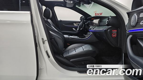 Mercedes-Benz E-Class 2021, фото 16