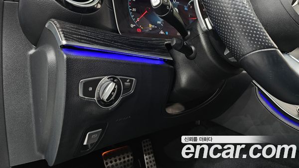 Mercedes-Benz E-Class 2021, фото 30