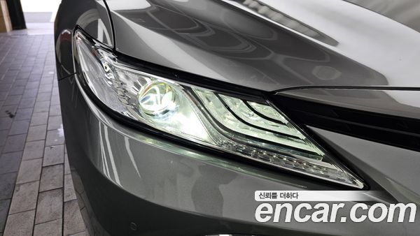 Toyota Camry 2023, фото 8