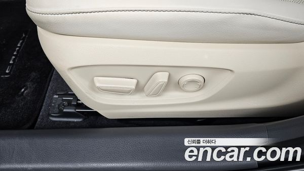 Toyota Camry 2023, фото 31