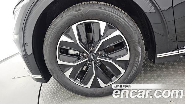 Kia EV6 2023, фото 4