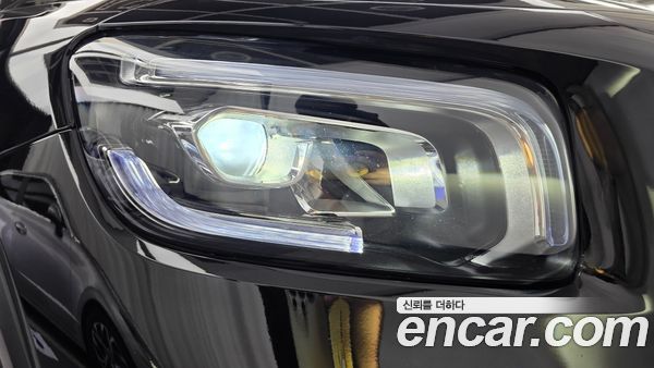 Mercedes-Benz GLB 2023, фото 8