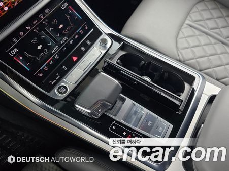Audi Q8 2023, фото 9