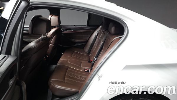 BMW 5 Series 2022, фото 16