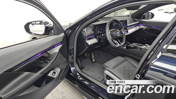 BMW 5 Series 2025, фото 13