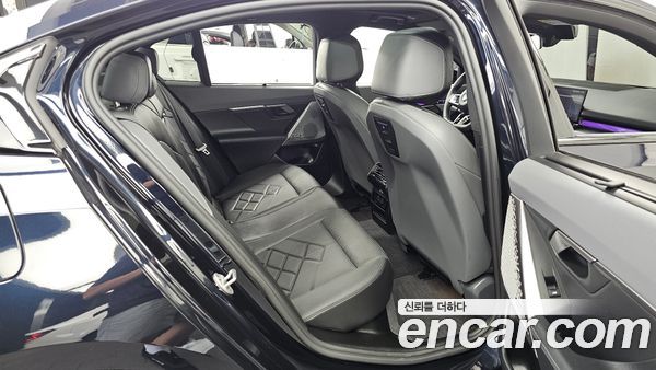 BMW 5 Series 2025, фото 18