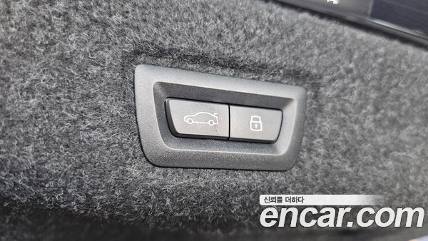 BMW 5 Series 2025, фото 28