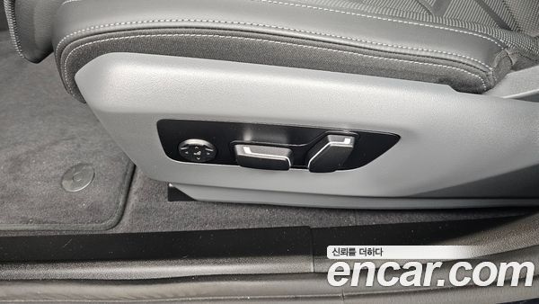 BMW 5 Series 2025, фото 29