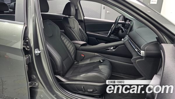Hyundai Elantra 2023, фото 16