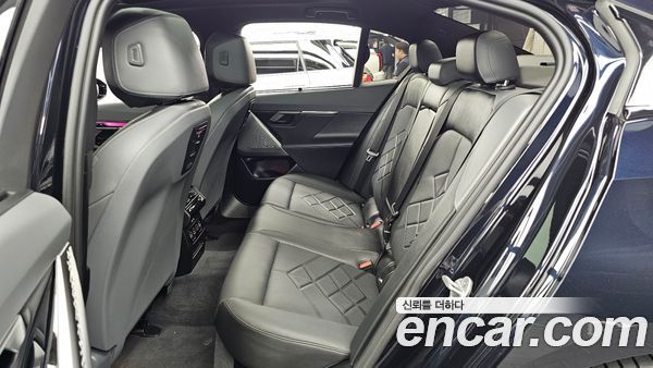 BMW 5 Series 2026, фото 16