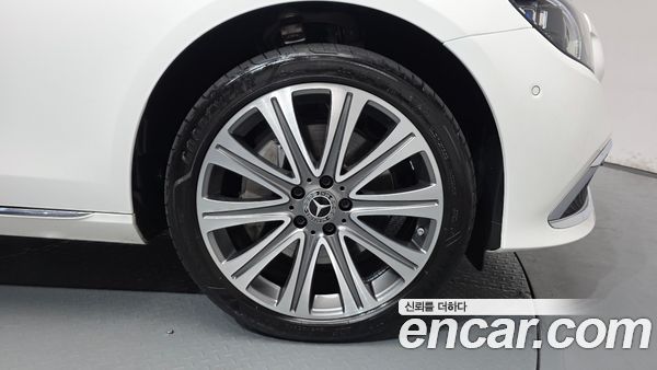Mercedes-Benz E-Class 2023, фото 4