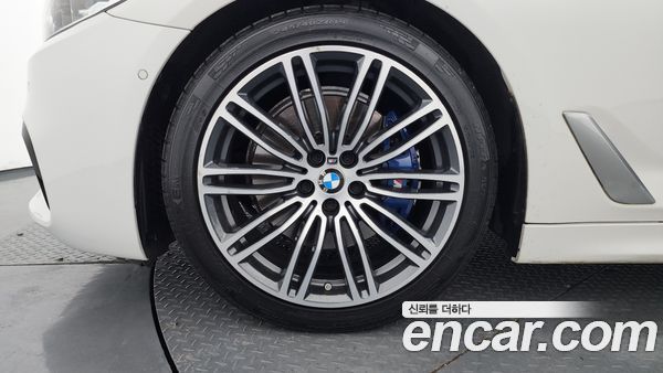 BMW 5 Series 2020, фото 5