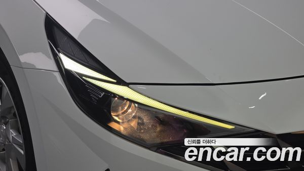Hyundai Elantra 2022, фото 8
