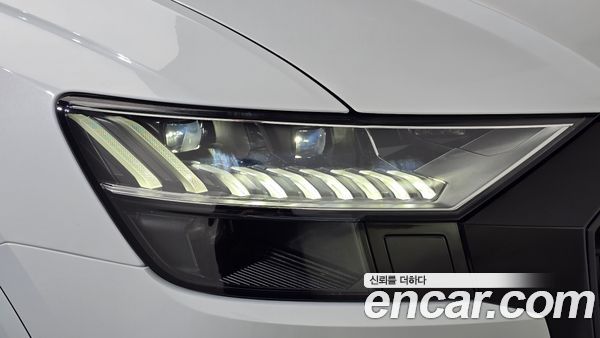 Audi Q8 2022, фото 8