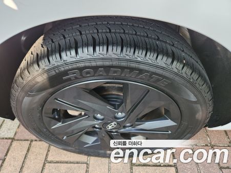Hyundai Elantra 2023, фото 5