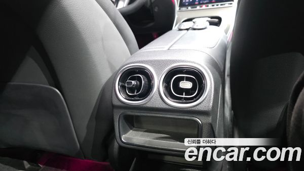 Mercedes-Benz C-Class 2023, фото 31