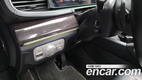 Mercedes-Benz GLE 2021, фото 29