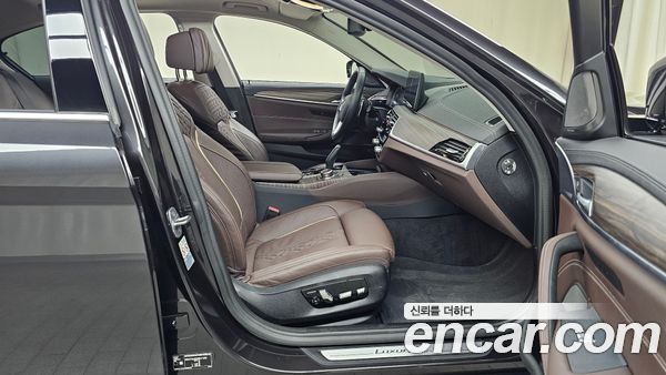BMW 5 Series 2022, фото 16