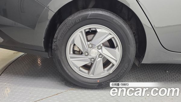 Hyundai Elantra 2024, фото 5