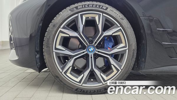 BMW i4 2022, фото 4