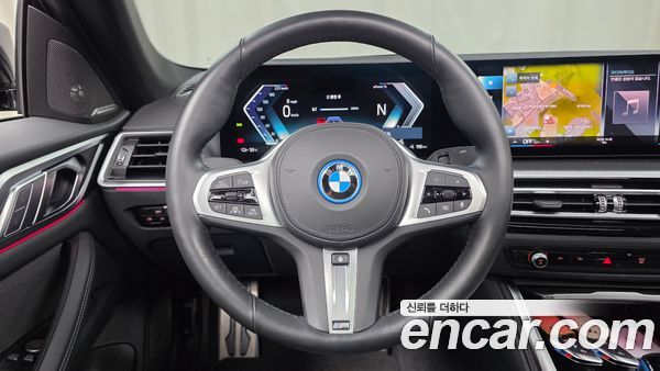 BMW i4 2022, фото 31