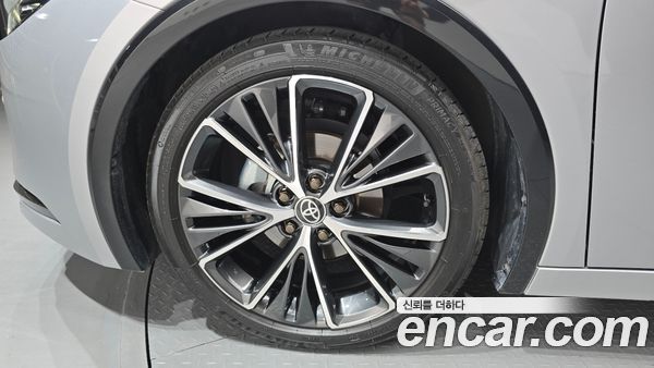 Toyota Prius 2024, фото 5